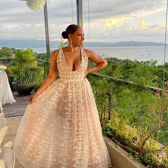 Bronx and Banco Megan V Neck Lace Gown - Picture 5 of 6